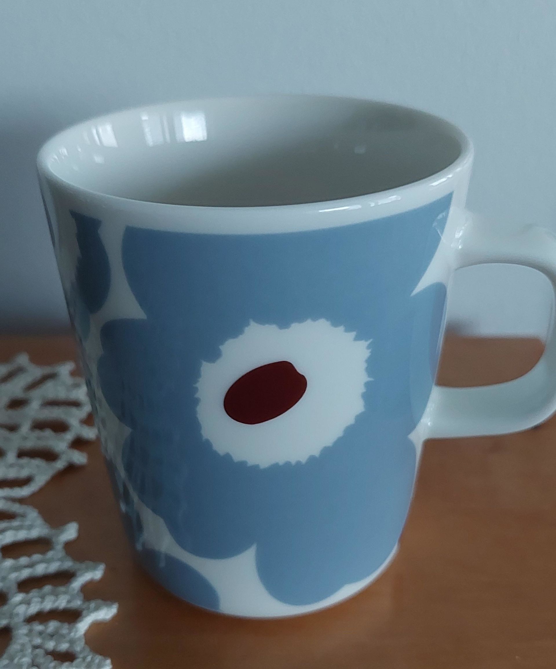 Oiva Unikko Mug 2 5 Dl White Blue Grey Wine Red Franckly