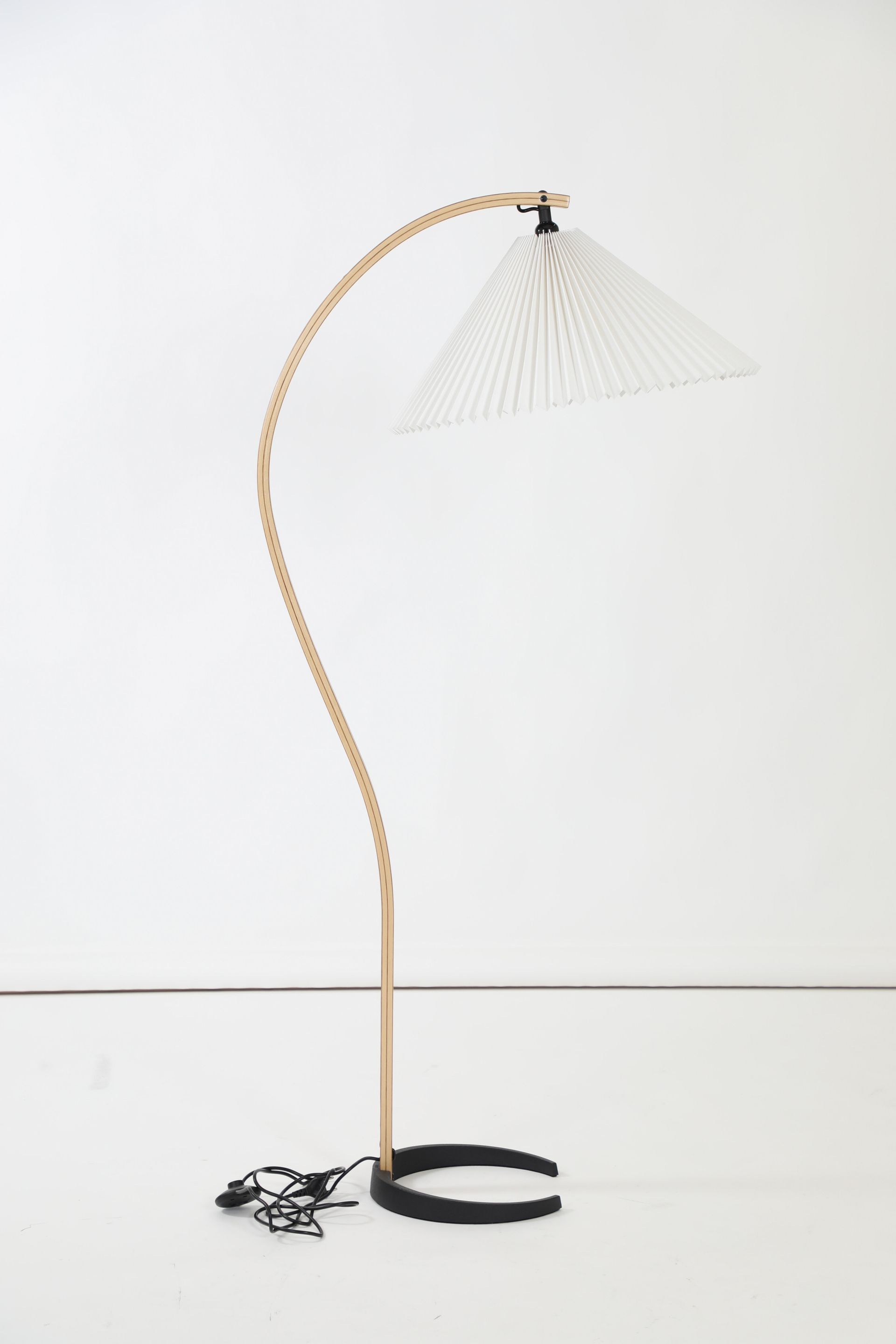 Timberline floor lamp, oak - birch - white canvas | Franckly