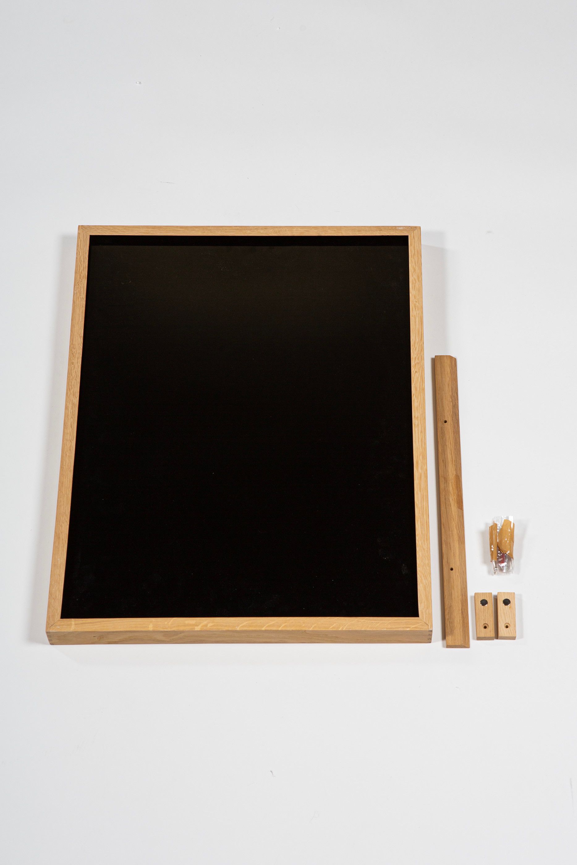 Notice board, light grey Franckly