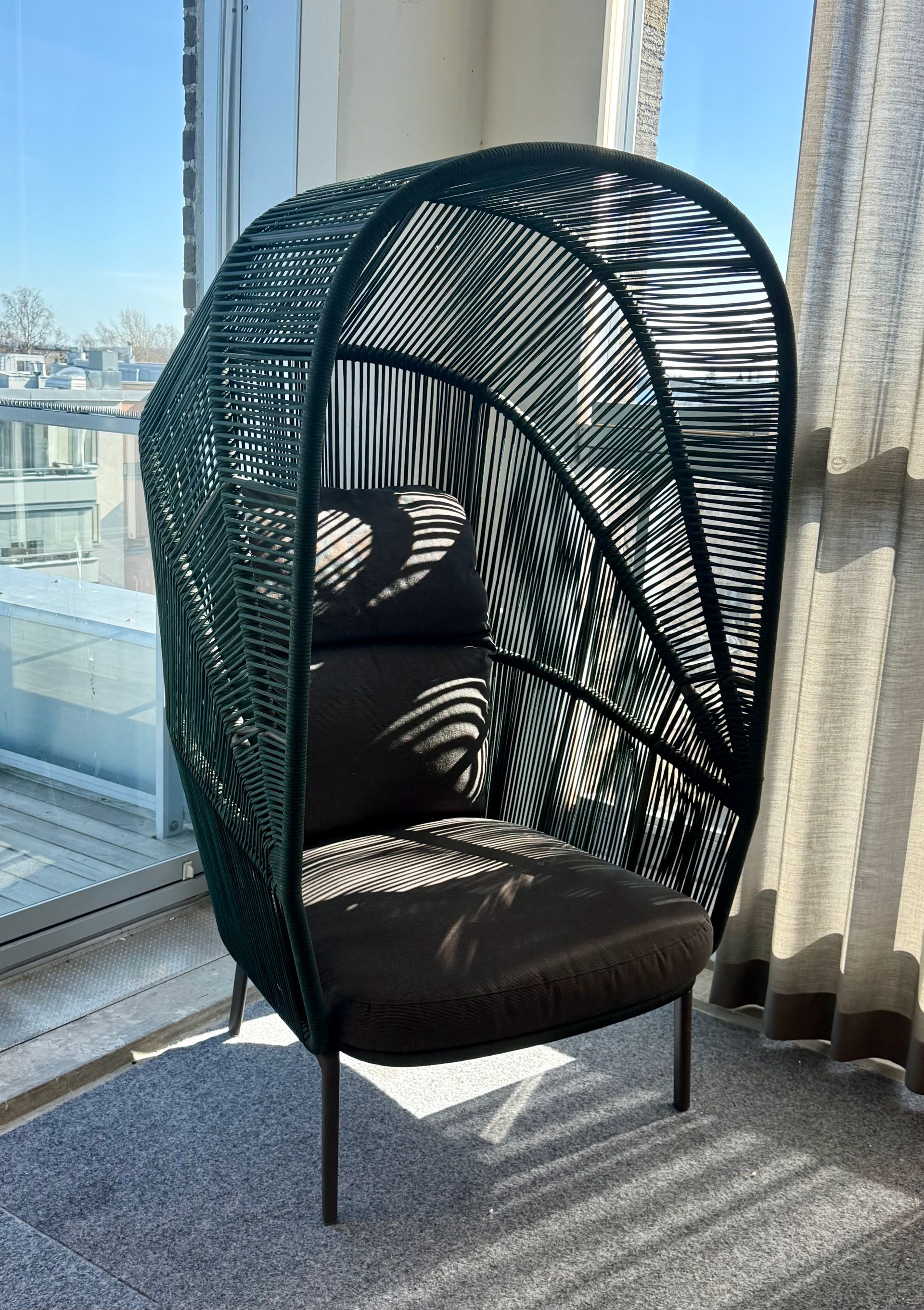 Dedon Rilly Cocoon patio chair Franckly