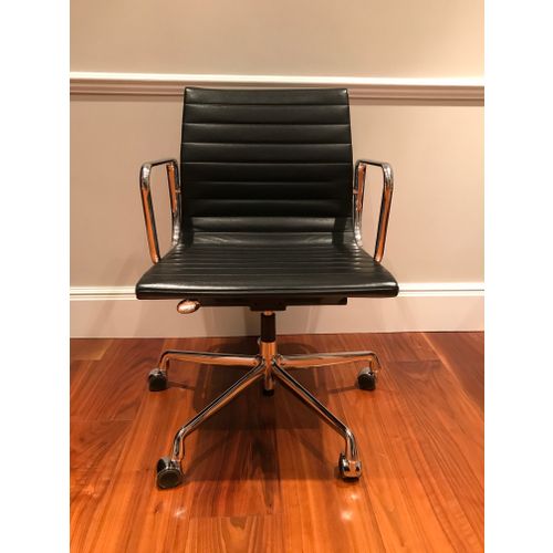 Aluminium Chair EA 117 chrome black Franckly