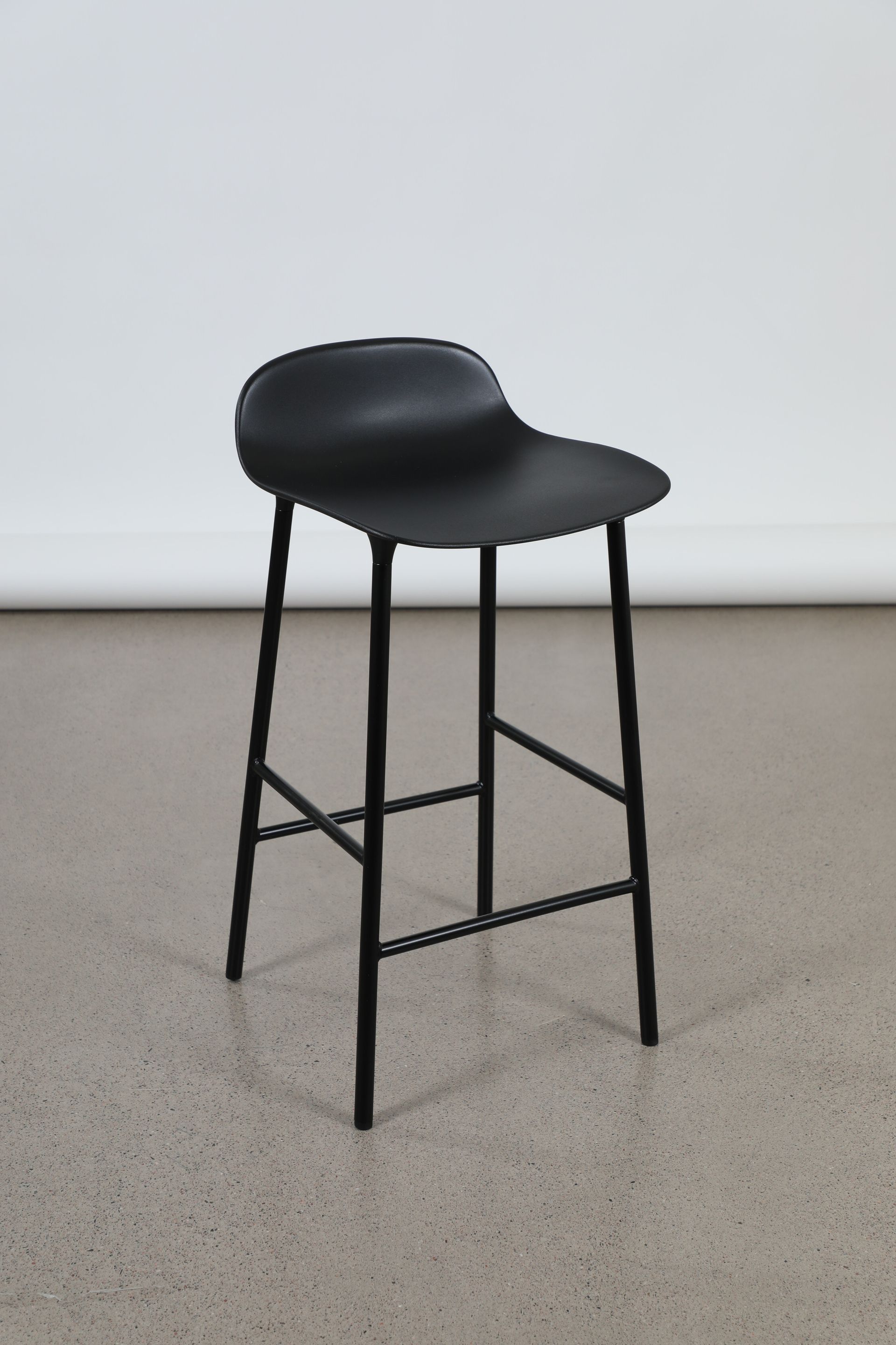 Form bar stool, 65 cm, black steel - black | Franckly