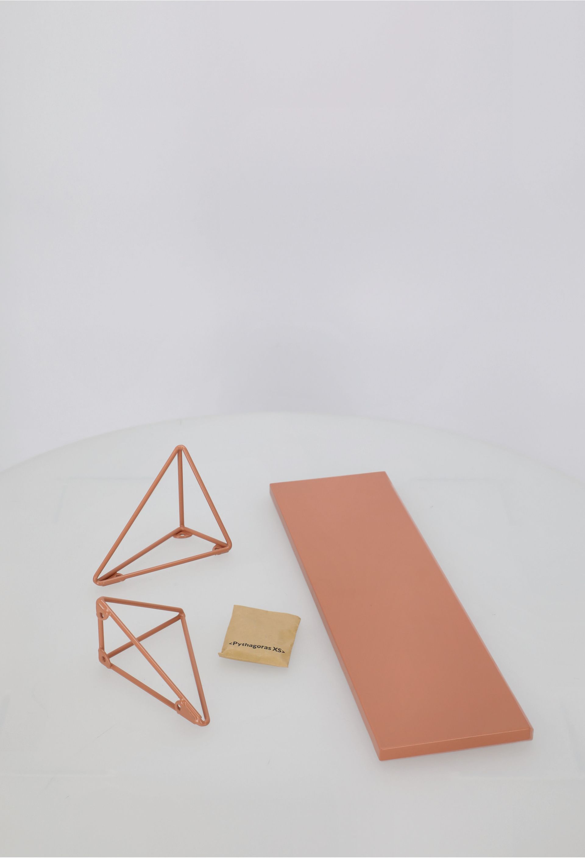 Pythagoras XS shelf with brackets, dusty apricot | Franckly