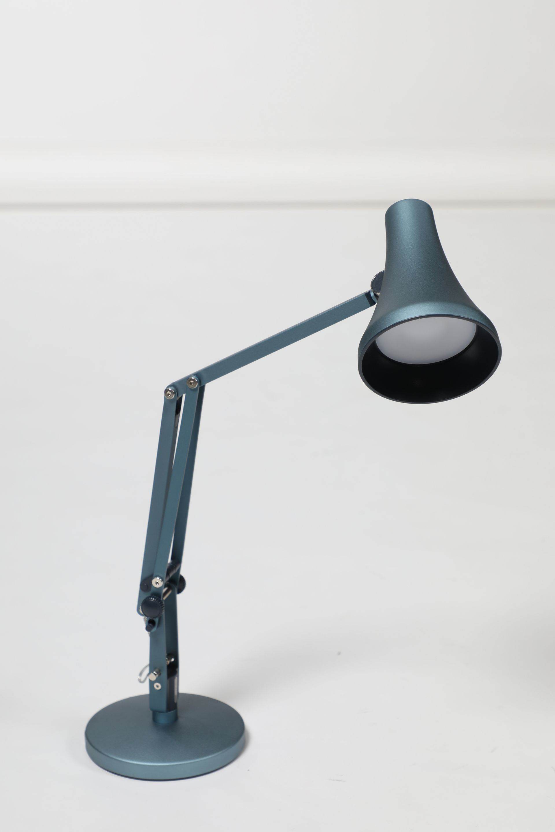 90 Mini Mini desk lamp, steel blue - grey | Franckly