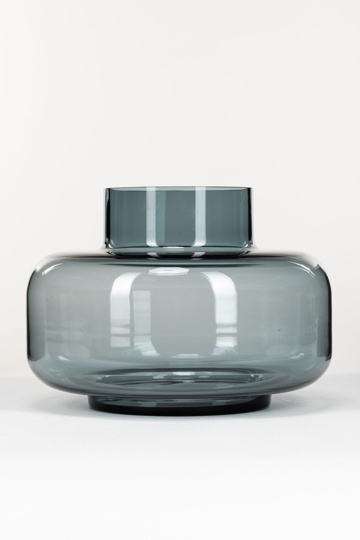 Urna vase, grey | Franckly