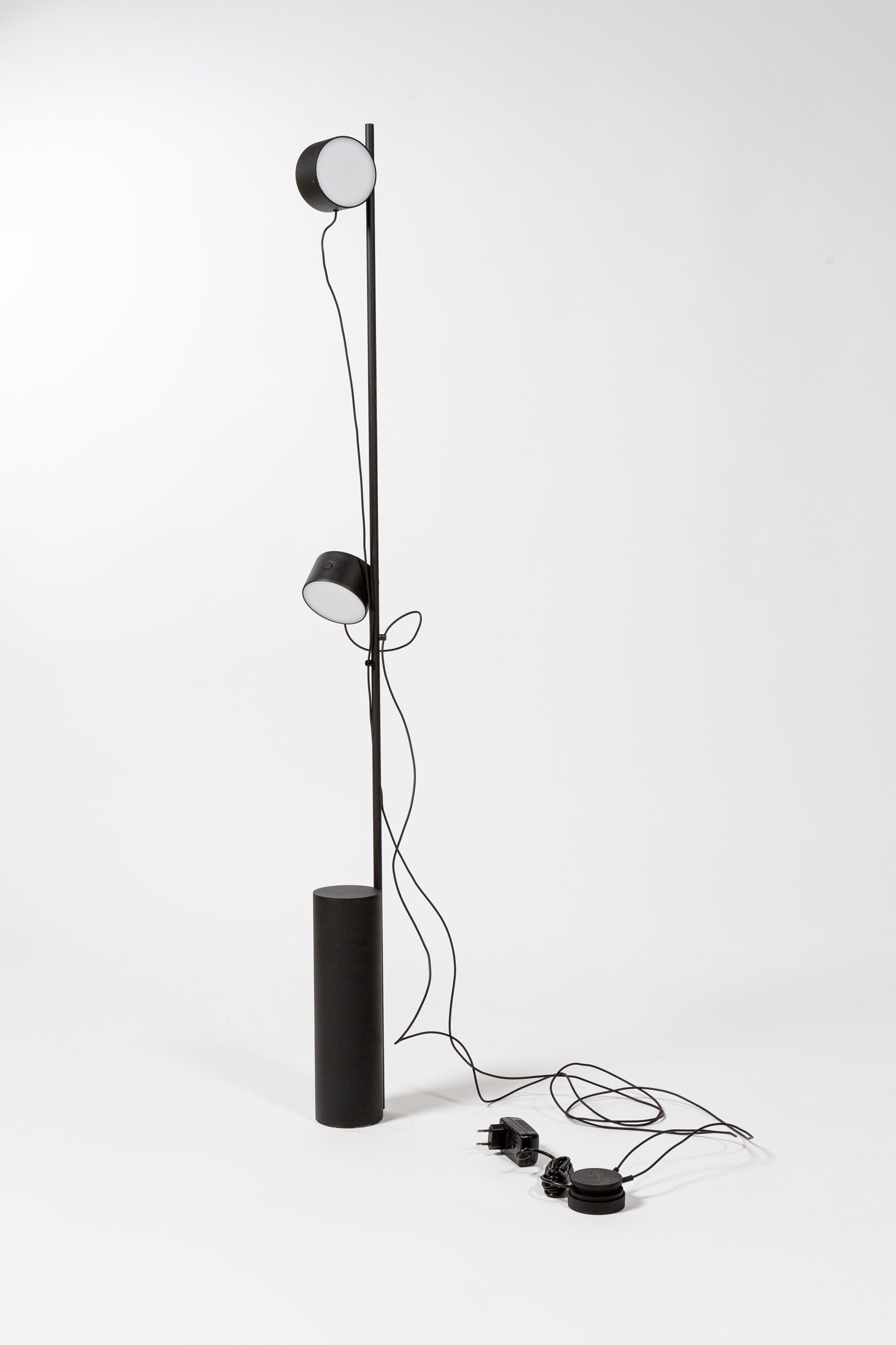 Post floor lamp, black | Franckly