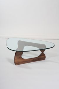 Vitra Noguchi sohvapöytä, pähkinäpuu | Käytetty design | Franckly