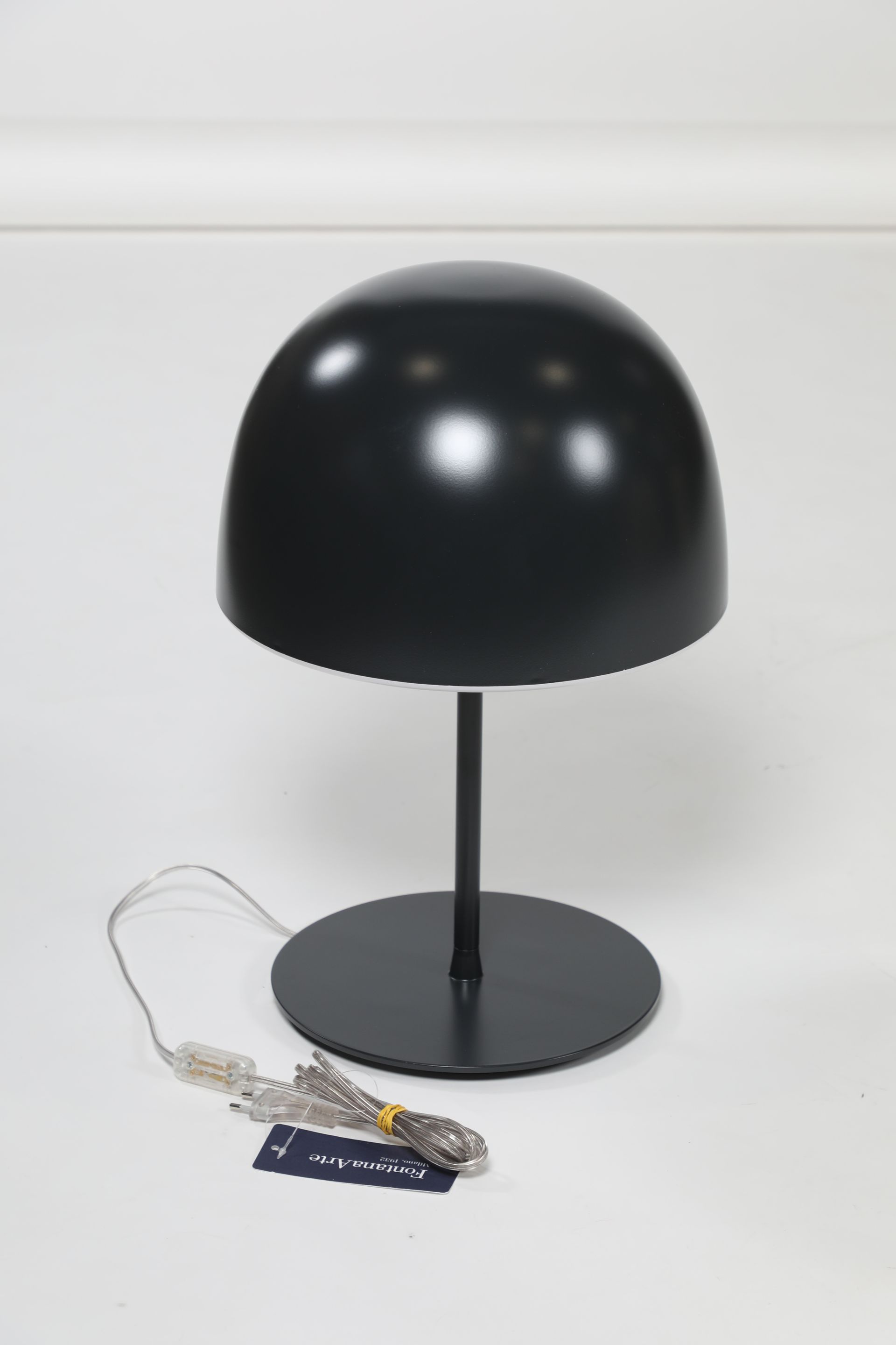 Cheshire table lamp, black | Franckly