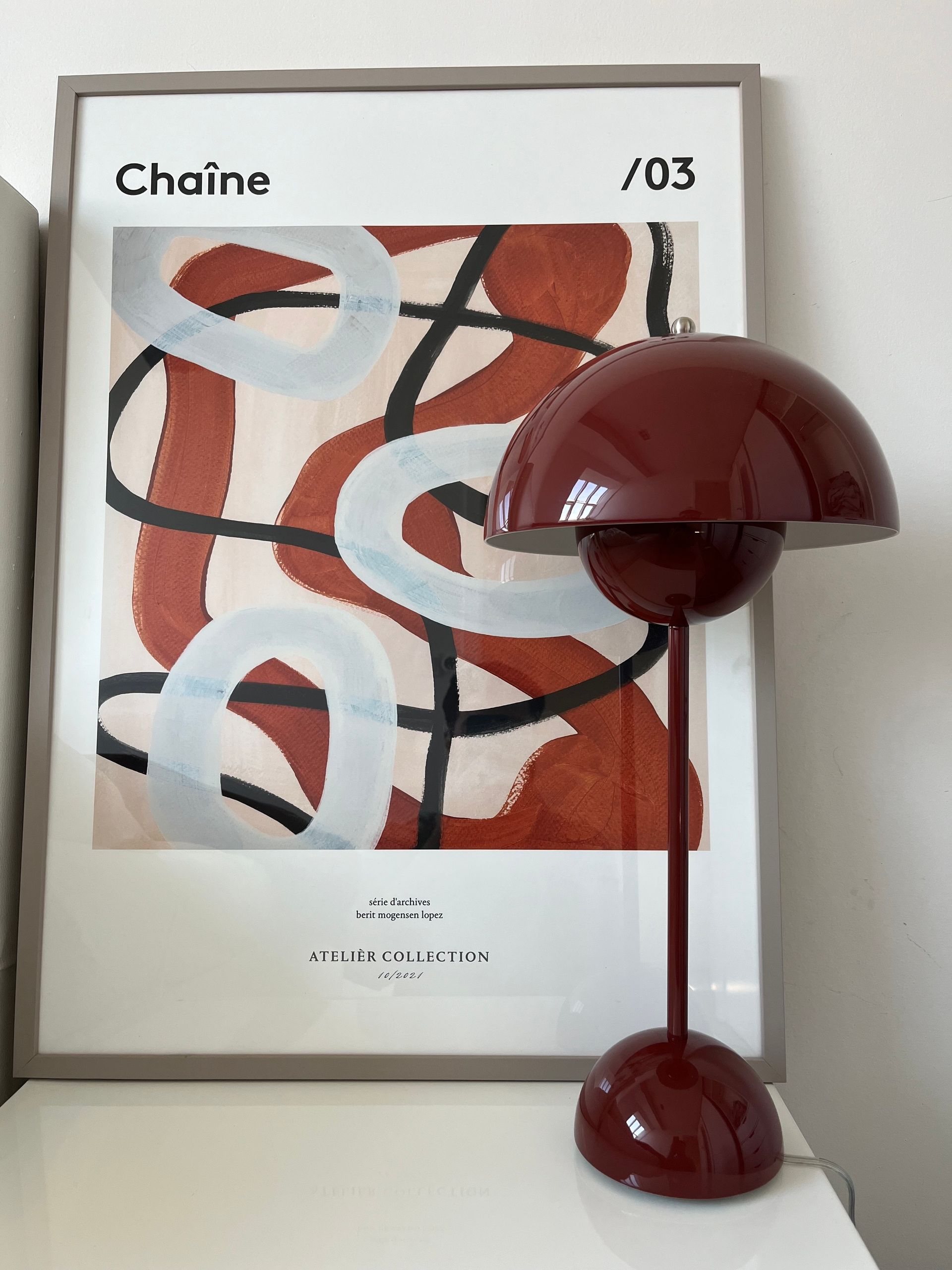 Flowerpot VP3 table lamp, red brown | Franckly