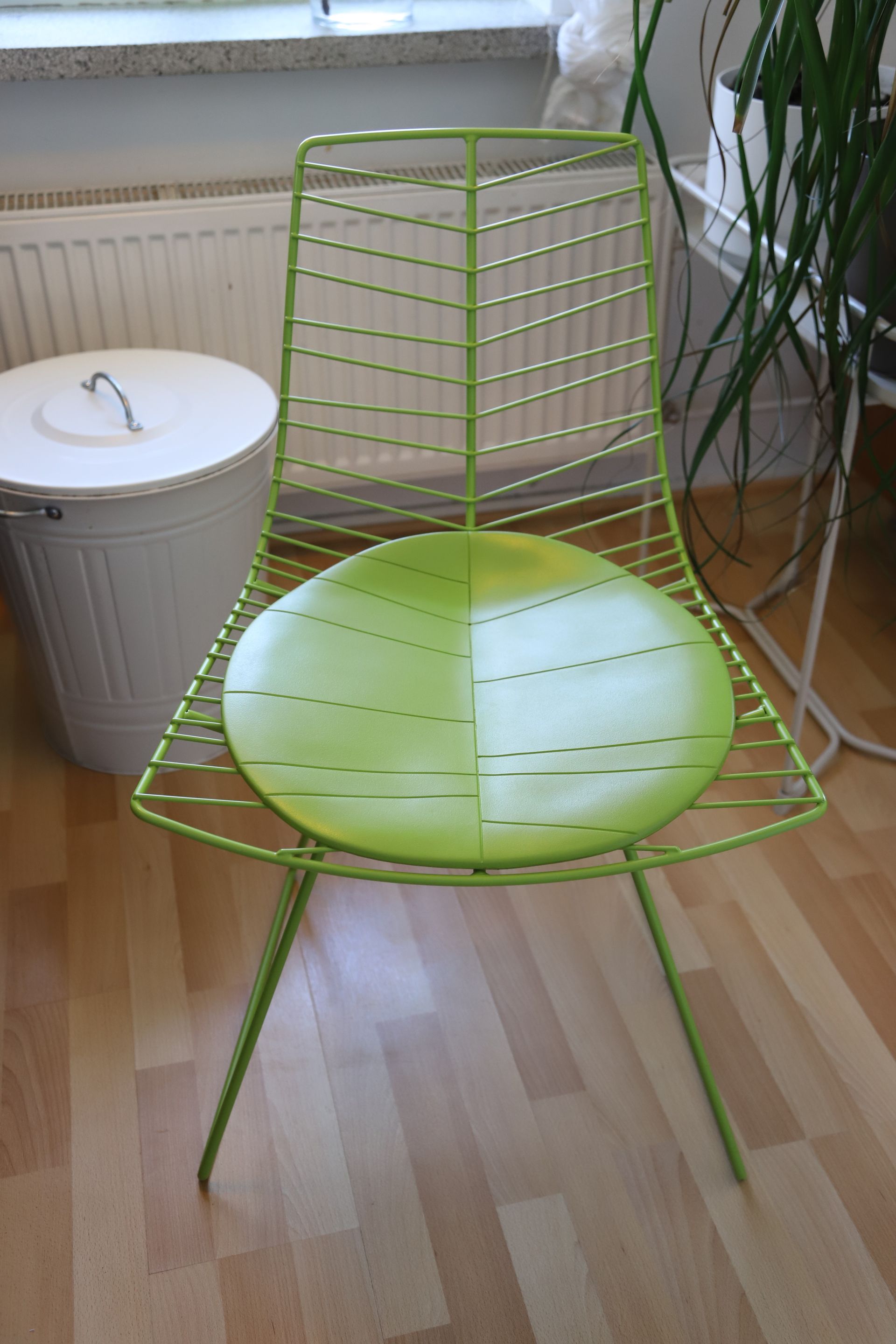 Leaf chair, sled base, green Franckly