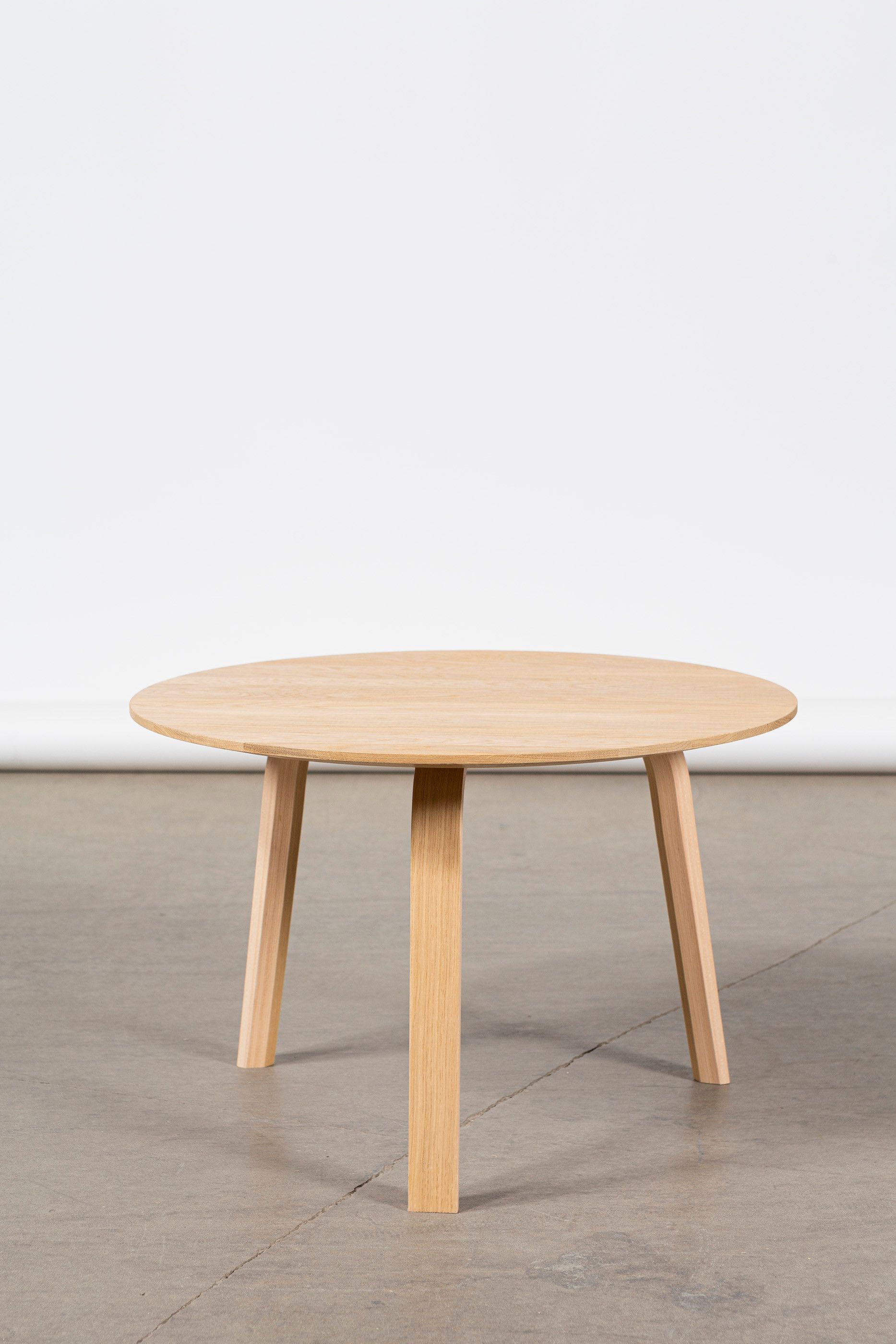 Bella coffee table 60 cm, high, lacquered oak Franckly